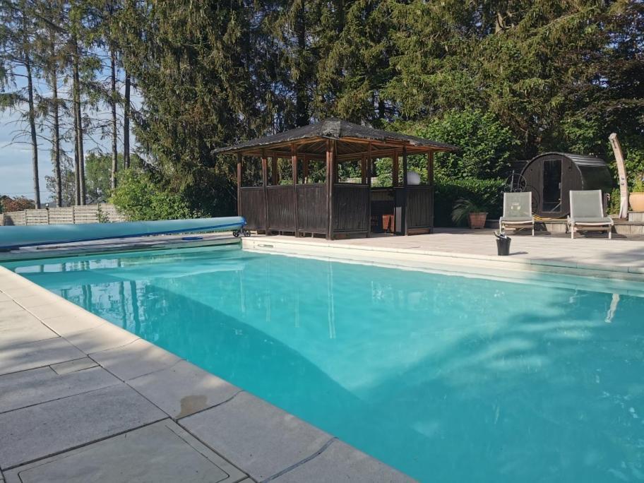 Le Spa Du Cabanon: Cabanon De Luxe Avec Spa Entierement Privatif Aye Exterior photo